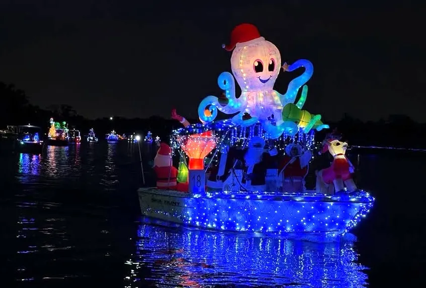 Rotarians Seek Boats for 42nd Annual  Alafia Lighted Boat Parade