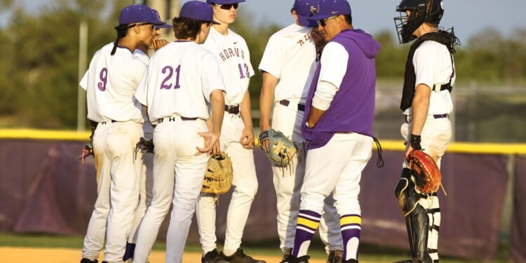 Sumner bounces back after Bloomingdale loss; Lennard winning streak hits five games
